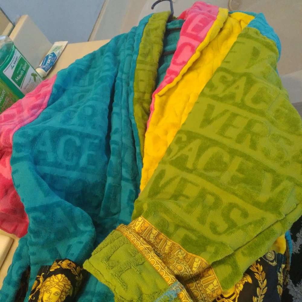 Beautiful VERSACE Robe!! AUTHENTIC